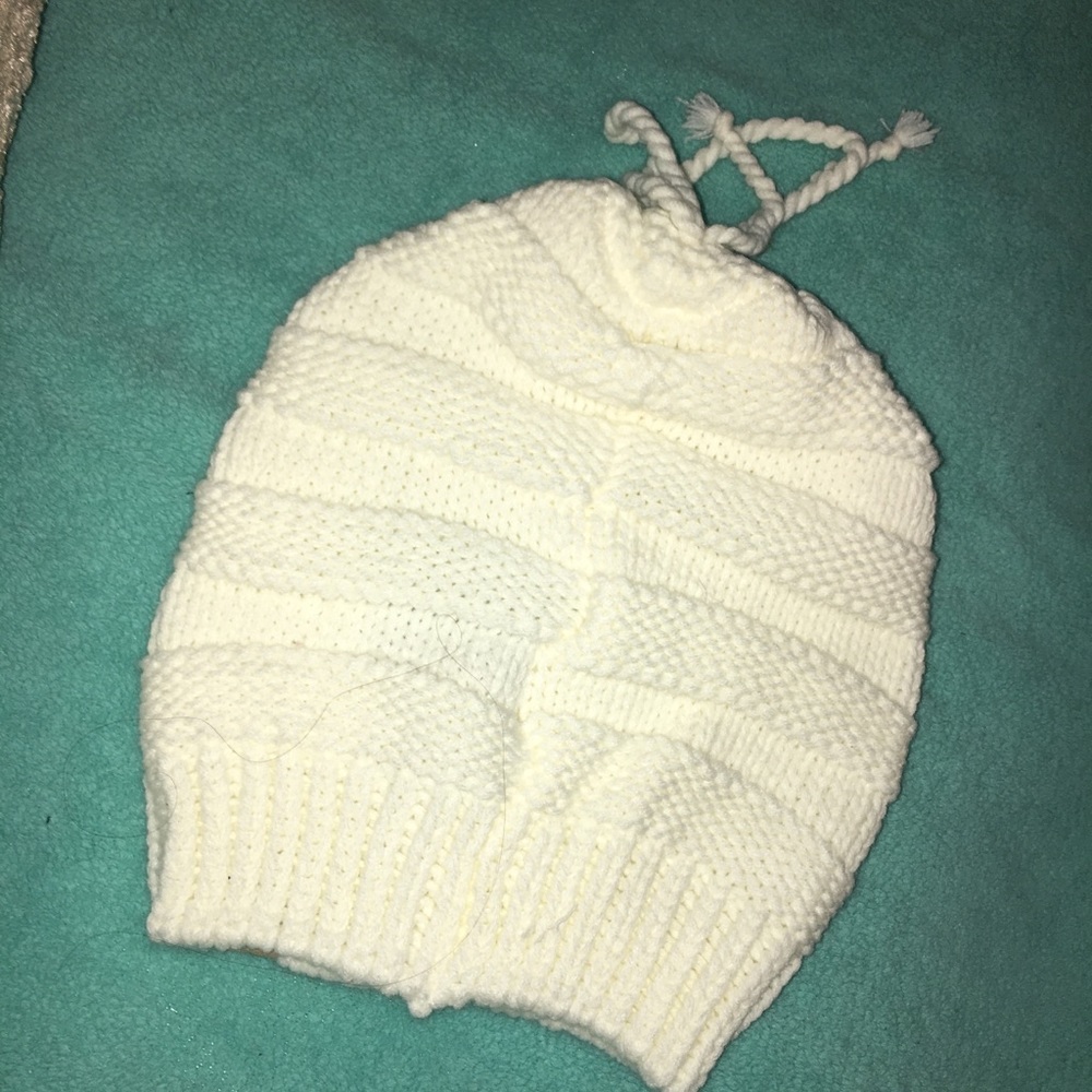 Winter beenie/ hat